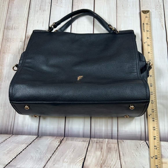 Giorgio Fiorelli Black Handbag with Elegant Gold Hardware - Picture 12 of 14